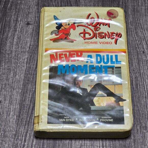 Walt Disney VHS 1968 Never a Dull Moment, starring Dick Van Dyke and E Robinson - Picture 4 of 4